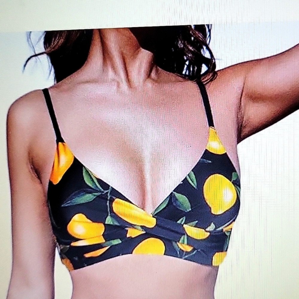 Cupshe black yellow lemon bikini top Vneck twist front spaghetti strap Large New